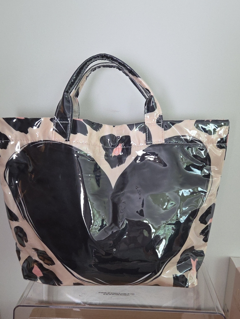 Black Heart Accent Tote Bag NWOT Stylish & Versatile